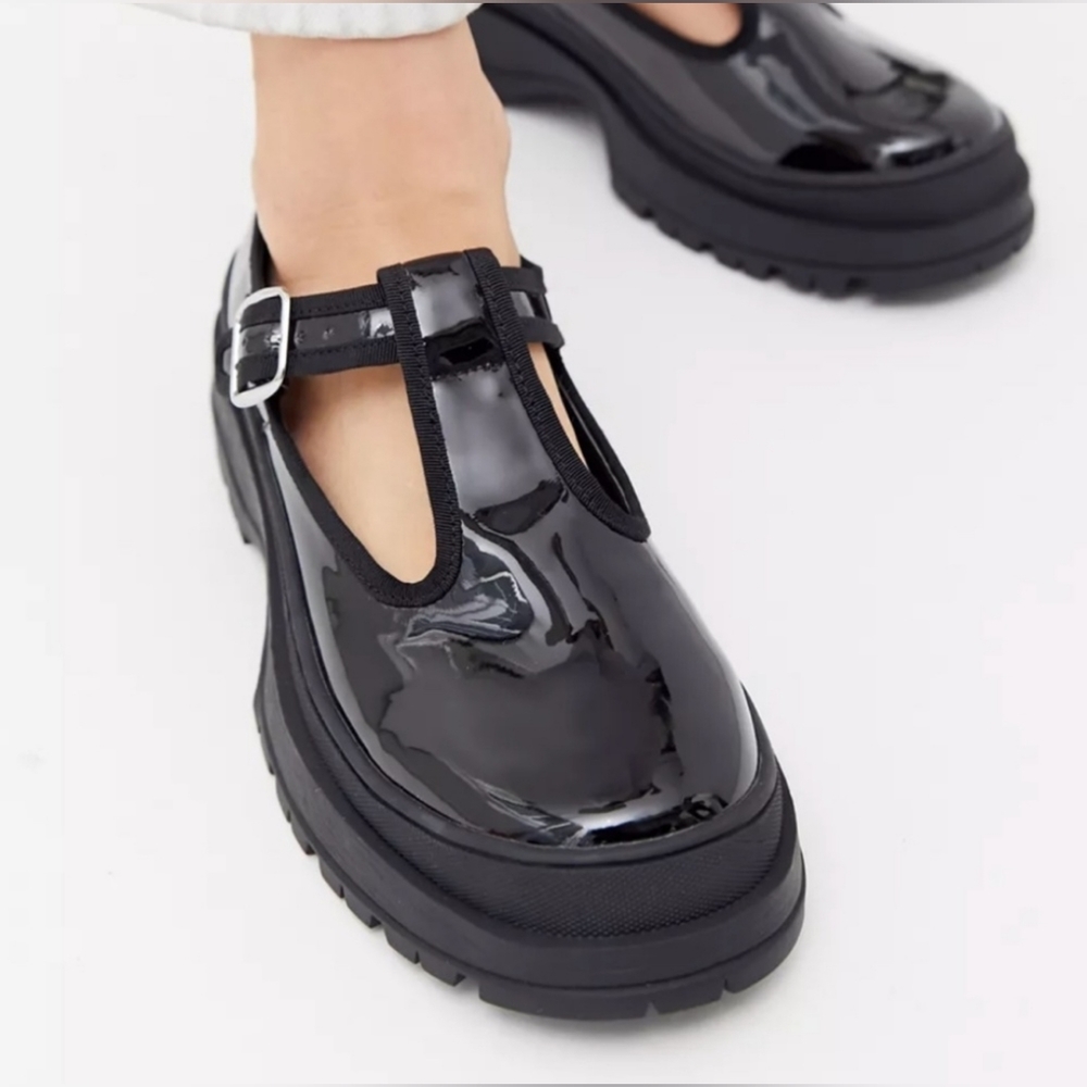 Urban Outfitters Shirlee Chunky T-Strap Platform Patent Oxford Size 6